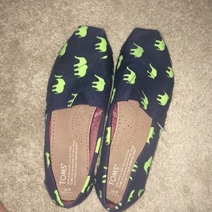 Toms size 7